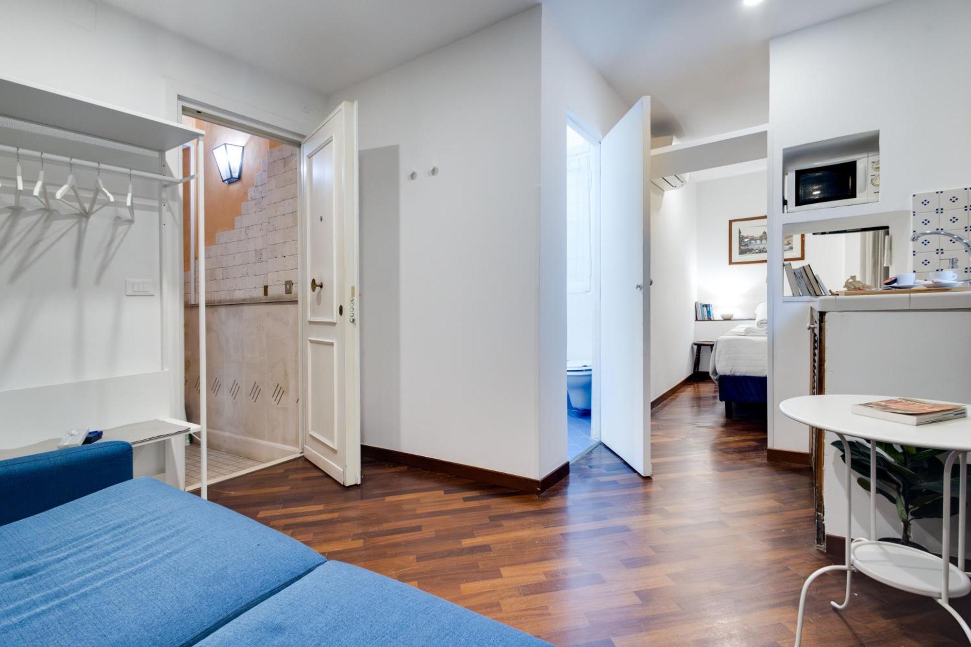 Отель Clavdia Mini Flat Рим Экстерьер фото