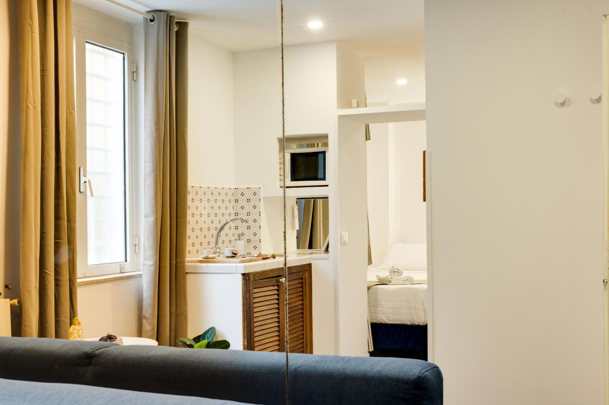 Отель Clavdia Mini Flat Рим Экстерьер фото